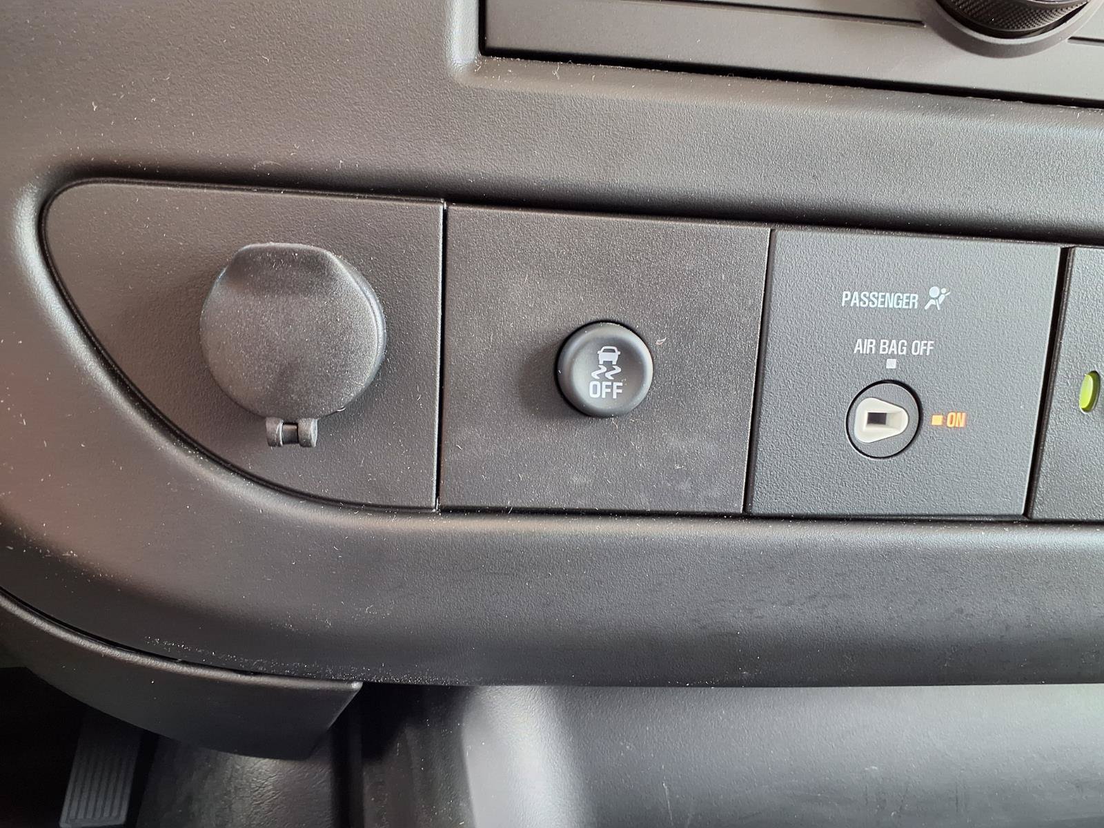 New 2026 GMC Savana 3500 w/ Power Convenience Package RWD image 8