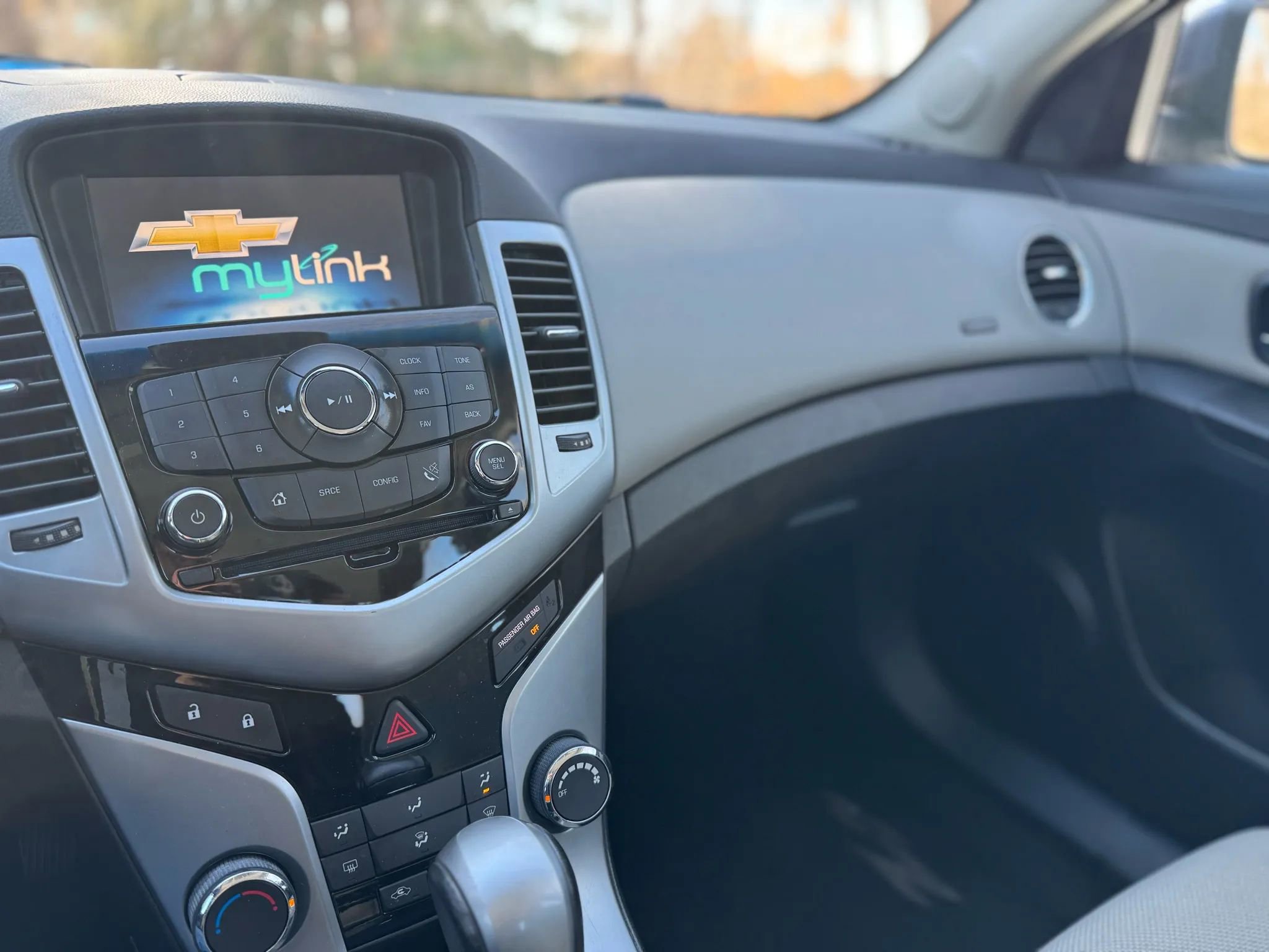 Used 2014 Chevrolet Cruze LT image 28