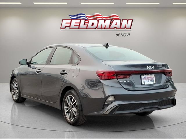 Used 2023 Kia Forte LXS w/ LXS Technology Package FWD image 3