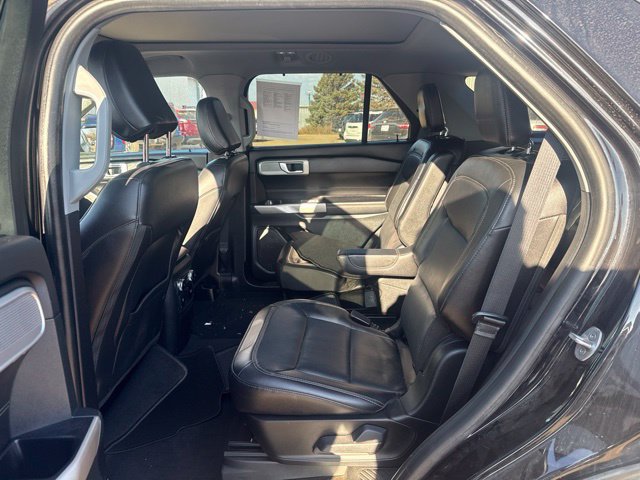 Used 2022 Ford Explorer Limited w/ Equipment Group 301A AWD/4WD image 6