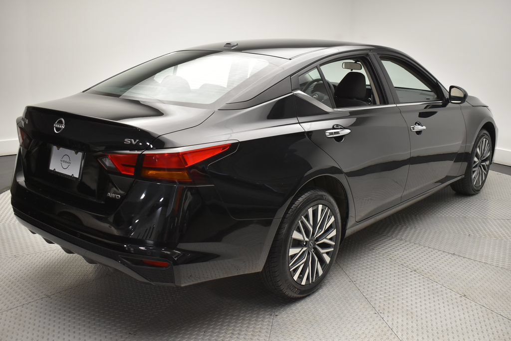 Used 2024 Nissan Altima 2.5 SV AWD/4WD image 5