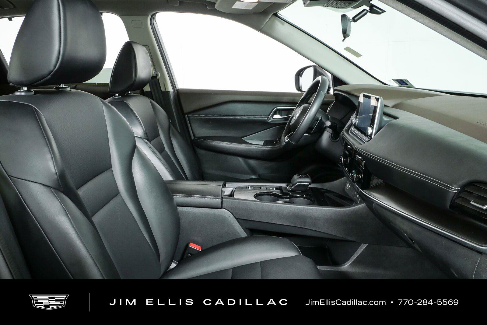 Used 2021 Nissan Rogue SV w/ Premium Package FWD image 25