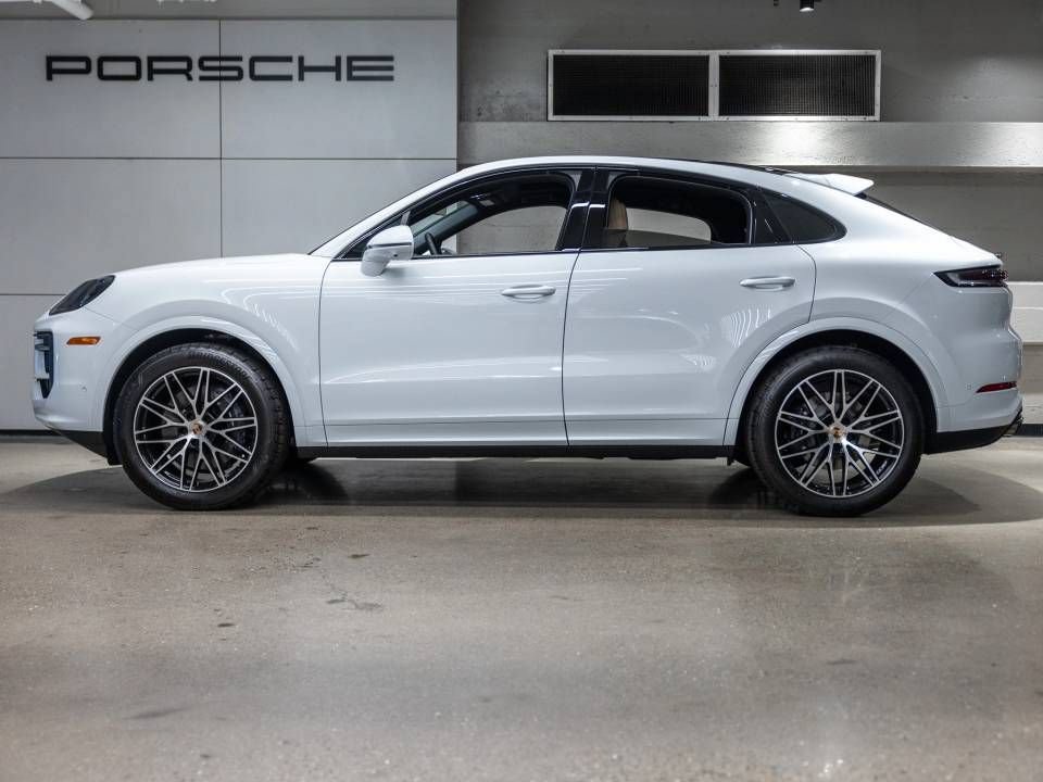 Certified 2026 Porsche Cayenne Coupe AWD/4WD image 2