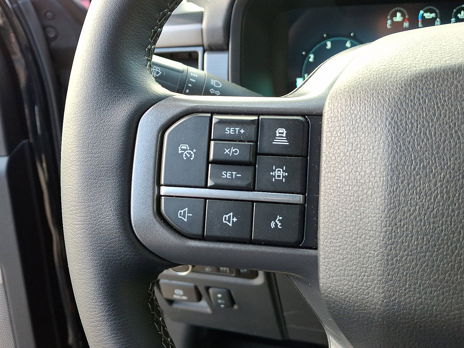 Certified 2025 Ford F150 Lariat w/ Equipment Group 501A Mid image 22