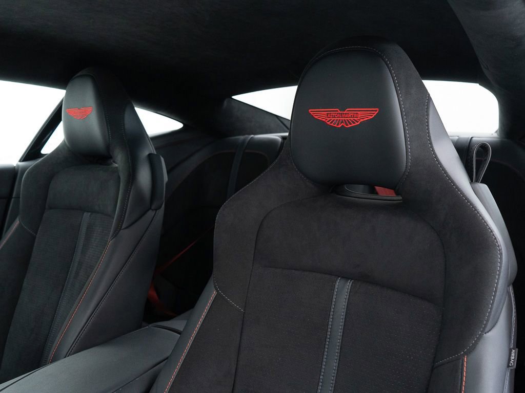 Used 2025 Aston Martin DB12 Coupe image 16