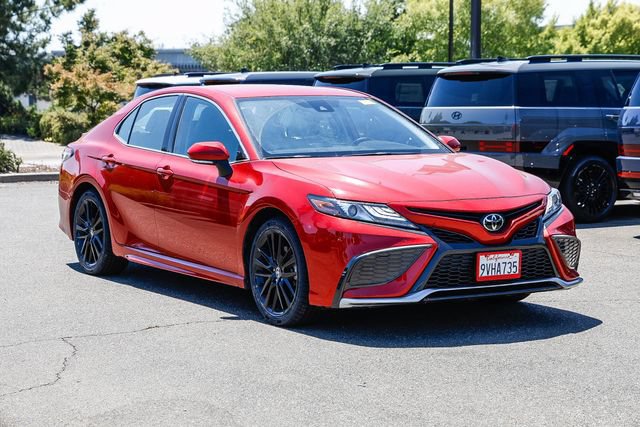 Used 2022 Toyota Camry XSE FWD image 6