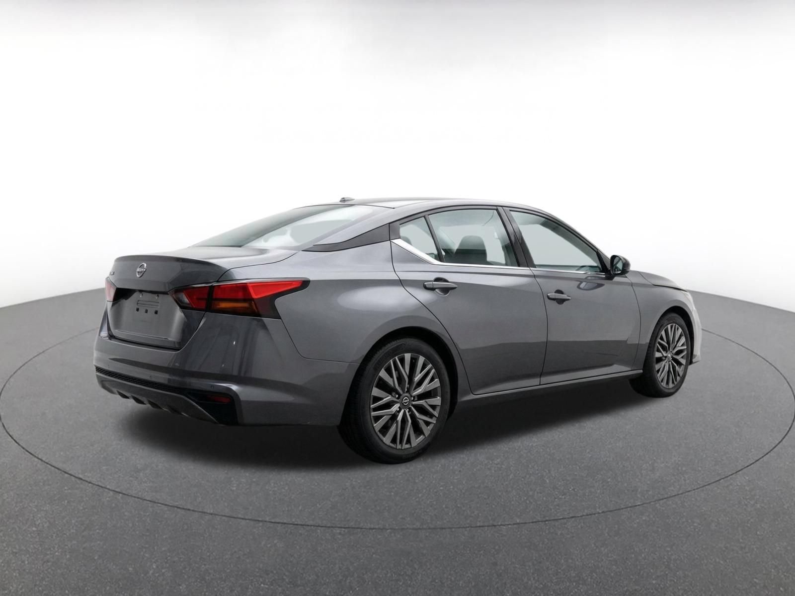 Used 2026 Nissan Altima 2.5 SV FWD image 8