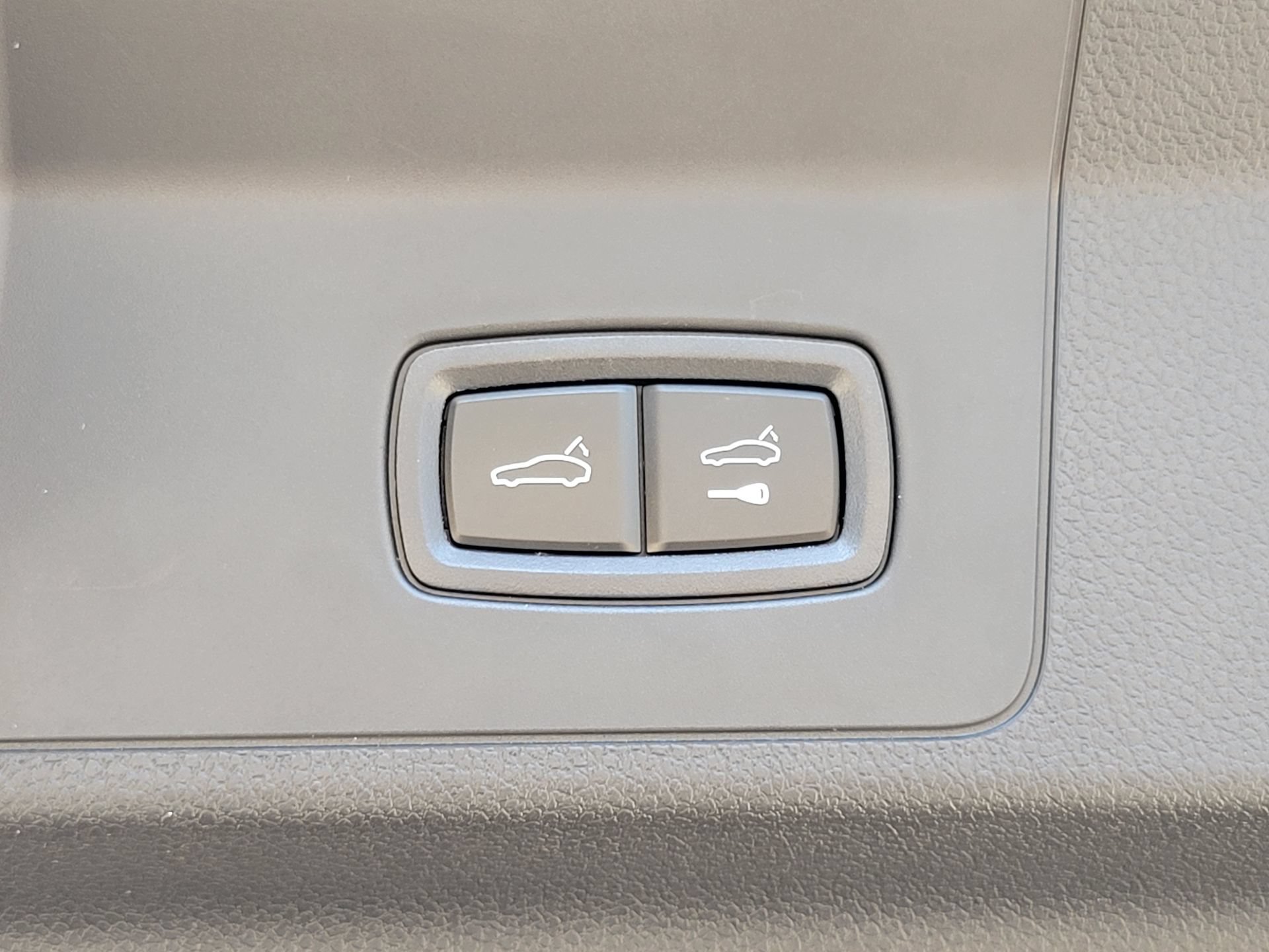 Used 2026 Porsche Panamera image 32
