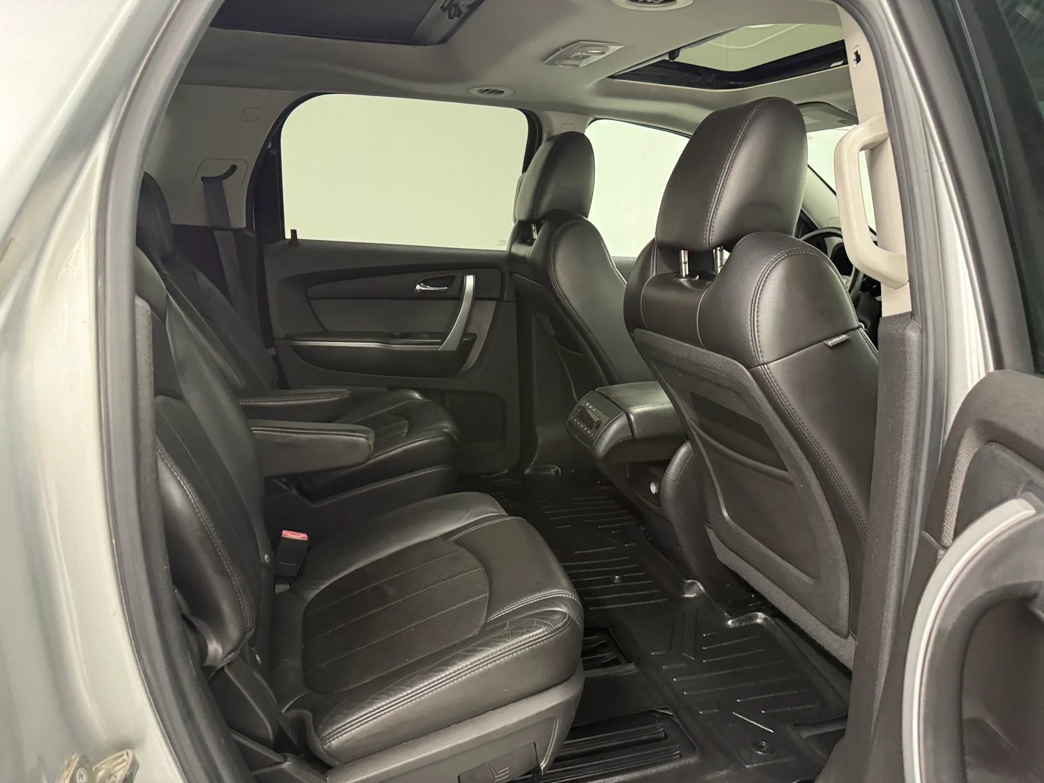 Used 2010 GMC Acadia SLT w/ Technology Package image 10