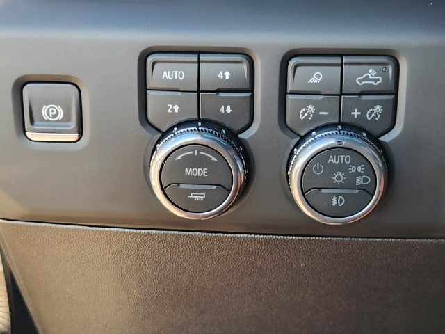 Certified 2026 GMC Sierra 3500 Denali Ultimate AWD/4WD image 21