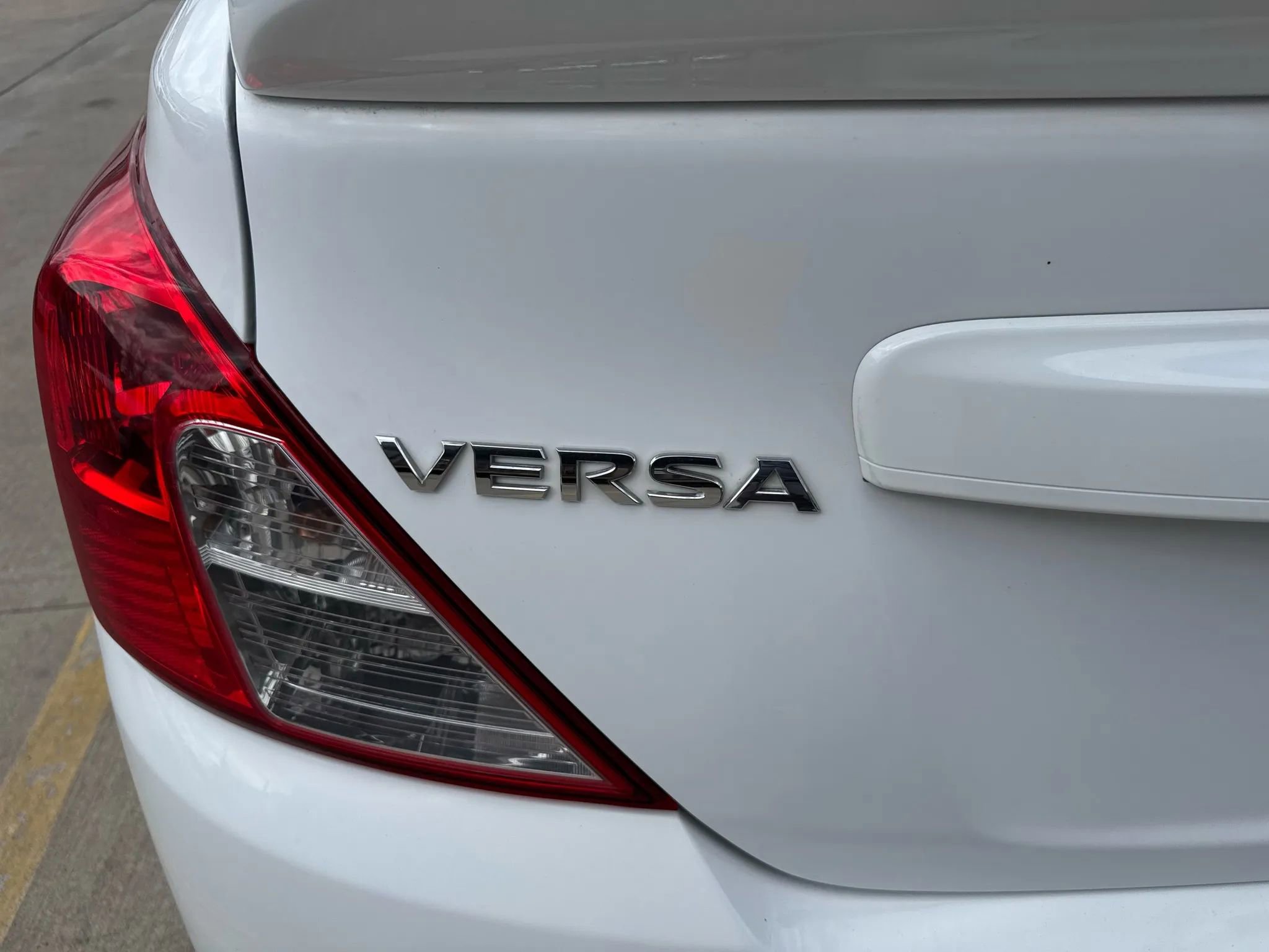 Used 2017 Nissan Versa S Plus image 8