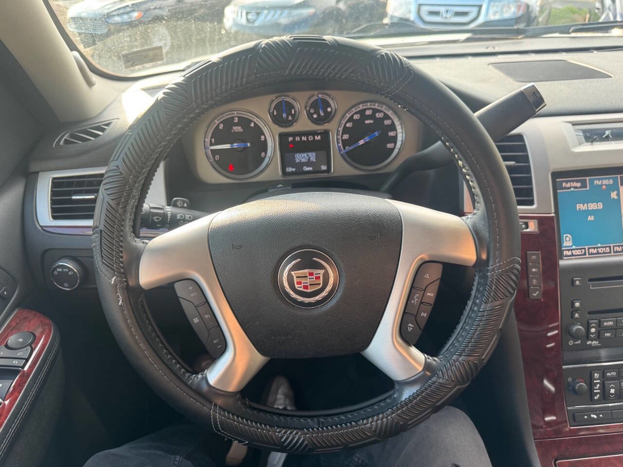 Used 2010 Cadillac Escalade 2WD image 12