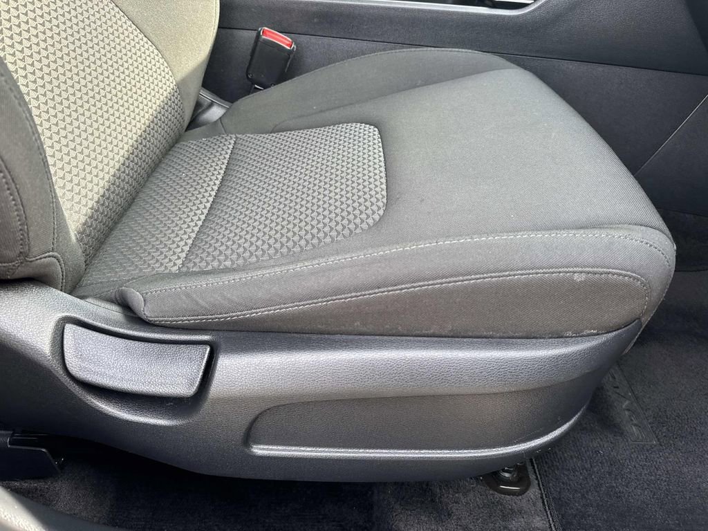 Used 2024 Kia Sportage LX image 11