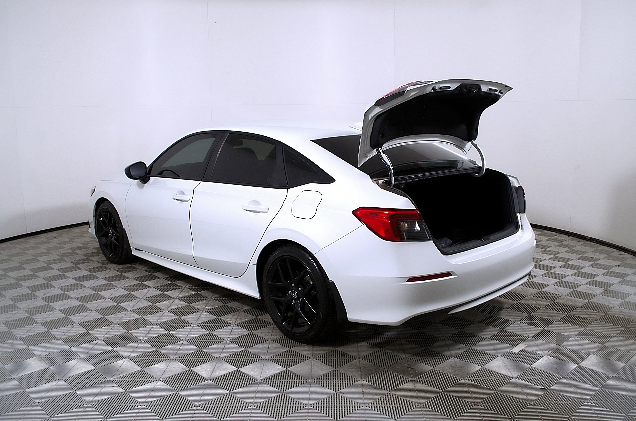 Used 2023 Honda Civic Sport image 10