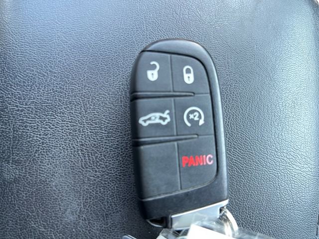 Used 2016 Chrysler 200 S w/ Comfort Group image 25