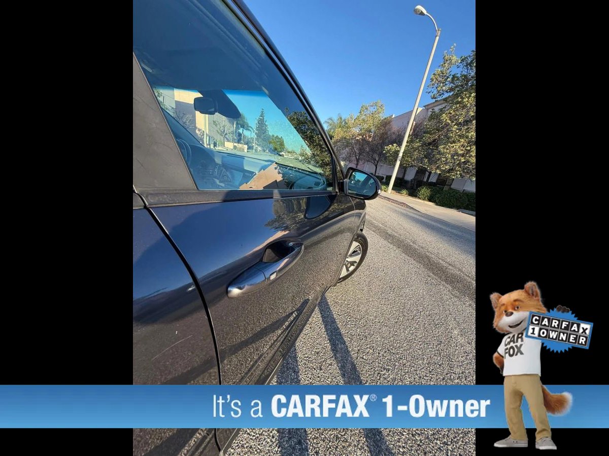 Used 2018 Kia Niro EX FWD image 25