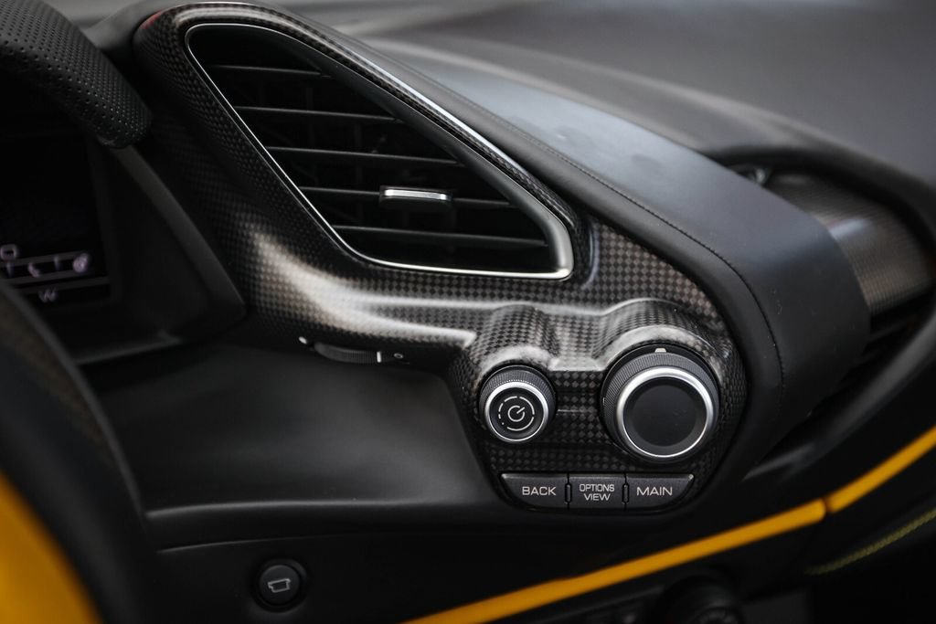 Used 2019 Ferrari 488 Pista Coupe RWD image 30