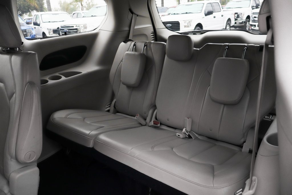 Used 2021 Chrysler Pacifica Touring-L FWD image 45