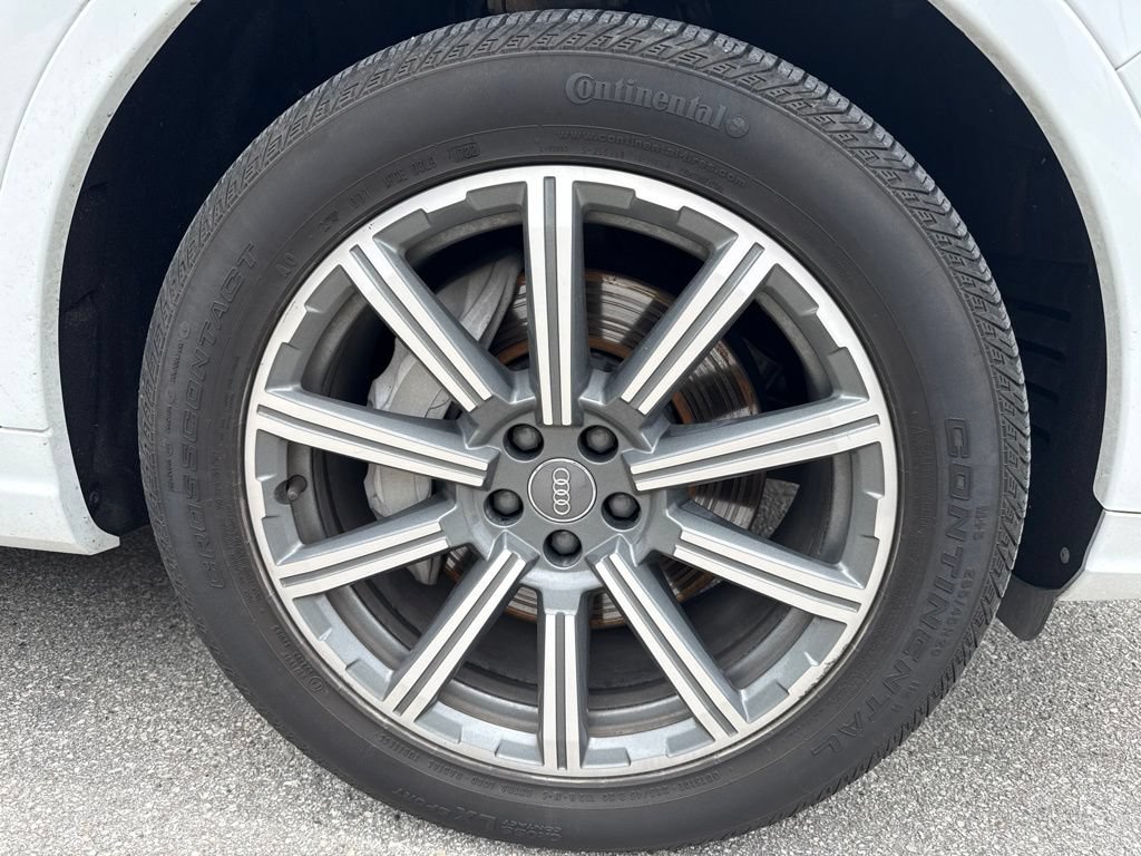Used 2019 Audi Q7 3.0T Prestige AWD/4WD image 4