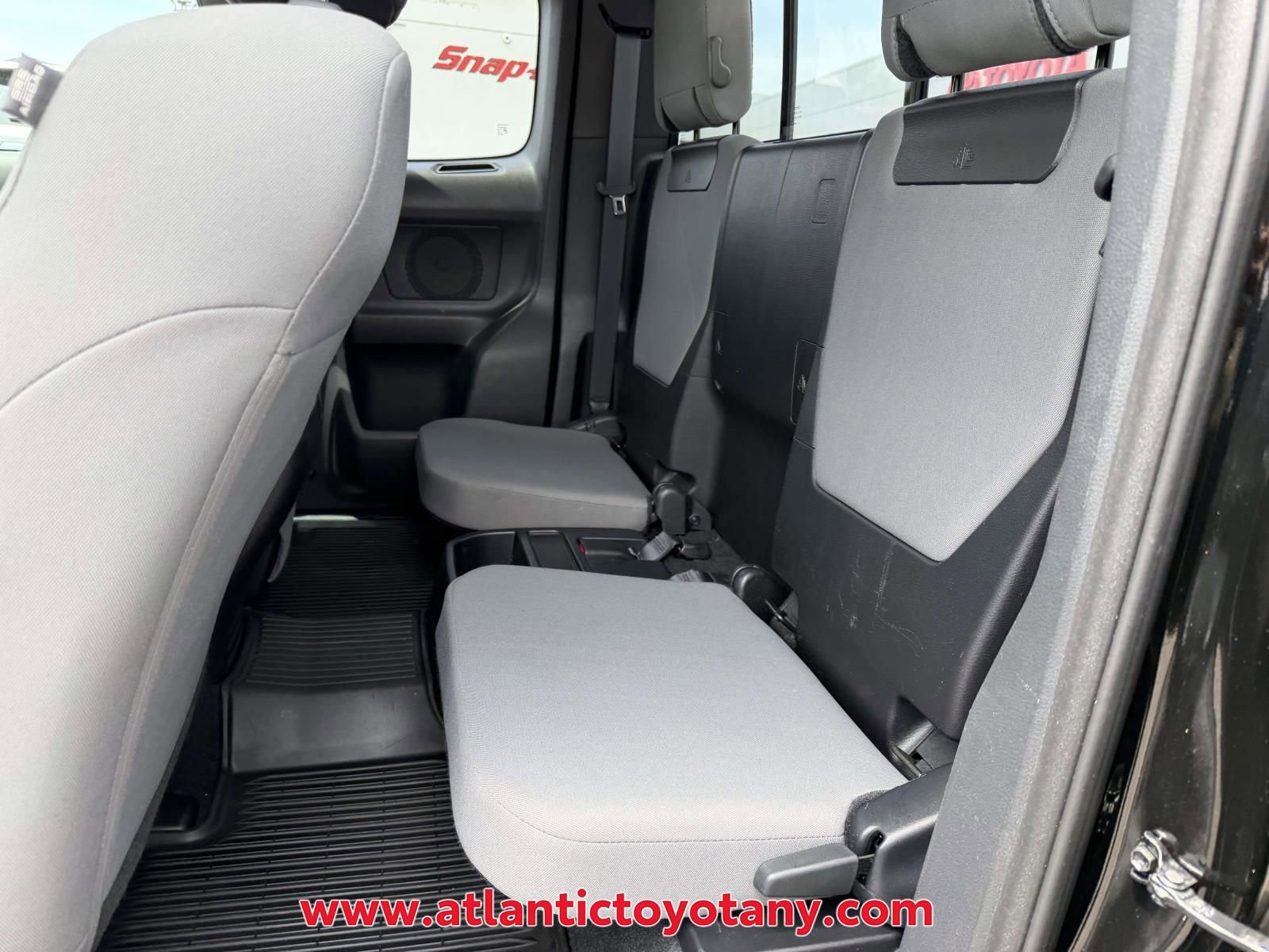 Used 2019 Toyota Tacoma SR5 AWD/4WD image 15