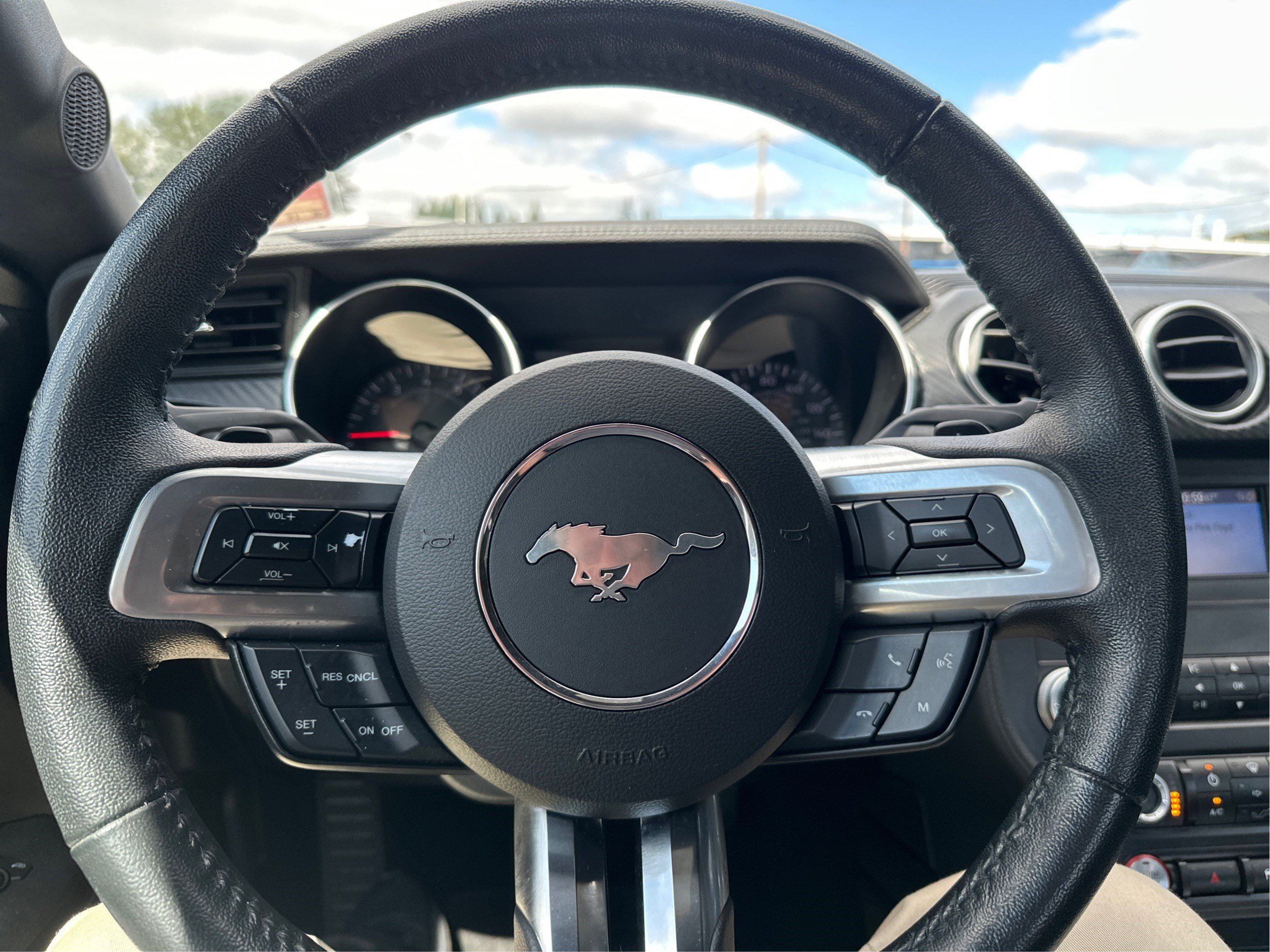 Used 2019 Ford Mustang Coupe RWD image 17