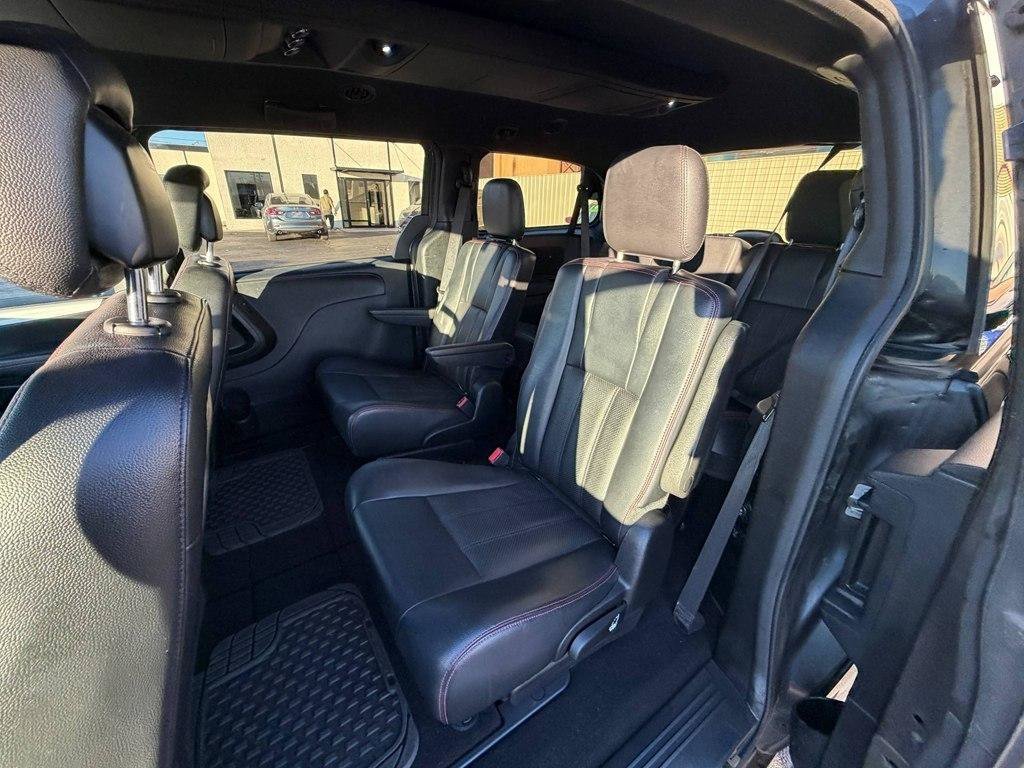 Used 2016 Dodge Grand Caravan R/T FWD image 18