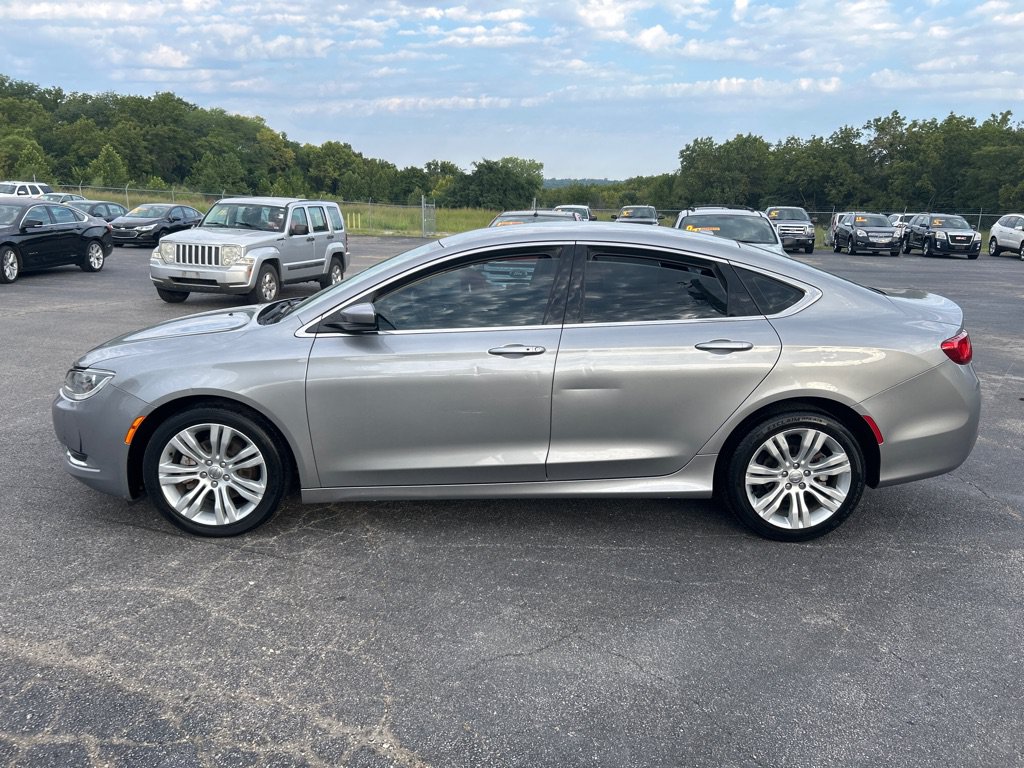 Used 2015 Chrysler 200 Limited w/ Convenience Group FWD image 1