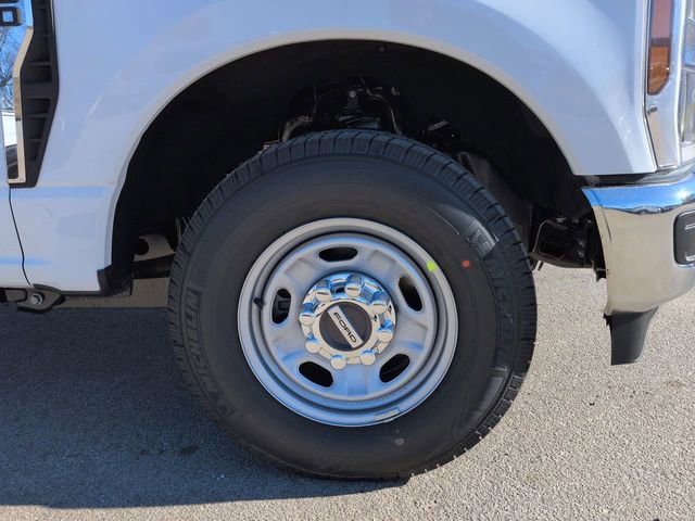 New 2026 Ford F250 XL w/ XL Chrome Package image 10