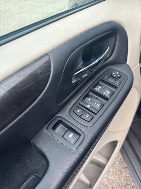 Used 2019 Dodge Grand Caravan SE w/ Rear Park Assist Package image 24