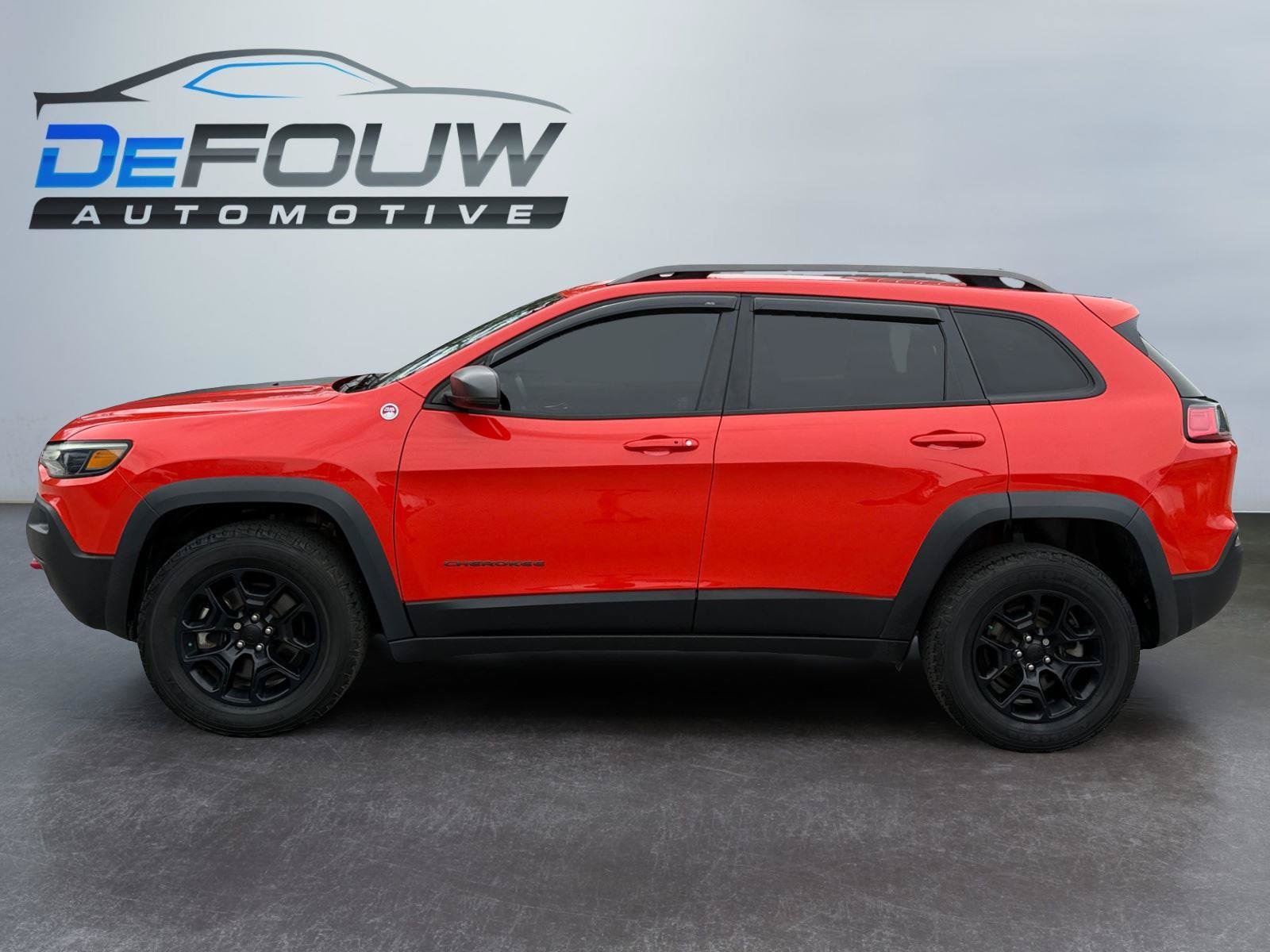 Used 2021 Jeep Cherokee Trailhawk w/ Comfort & Convenience Group AWD/4WD image 6