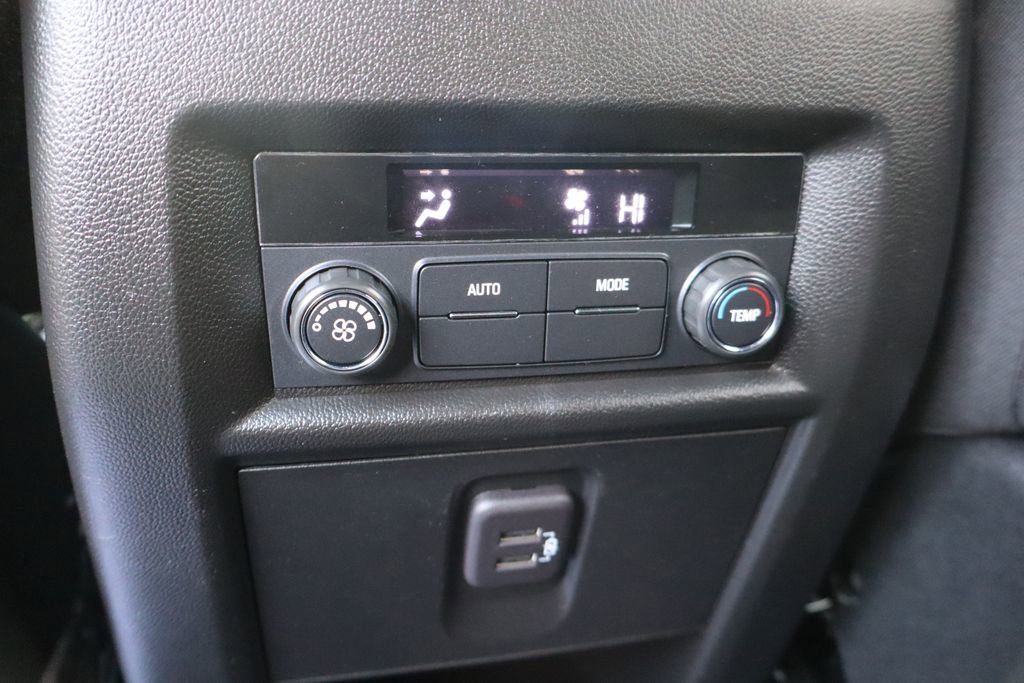 Used 2023 Chevrolet Traverse LT image 21