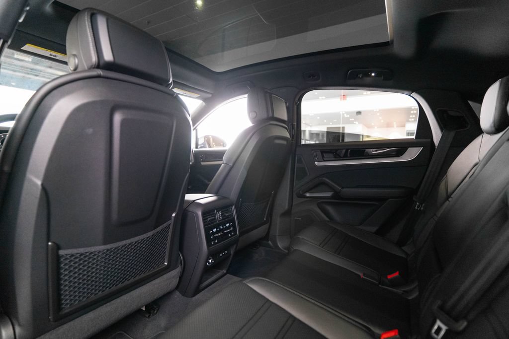 New 2026 Porsche Cayenne Coupe AWD/4WD image 16