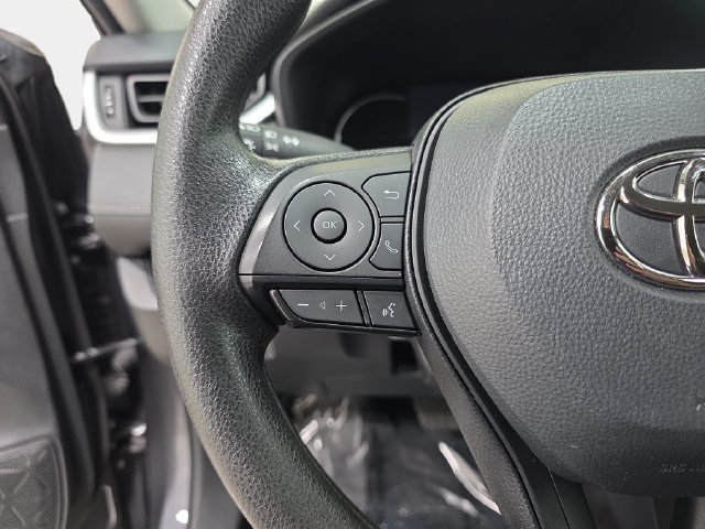 Certified 2025 Toyota RAV4 XLE AWD/4WD image 17