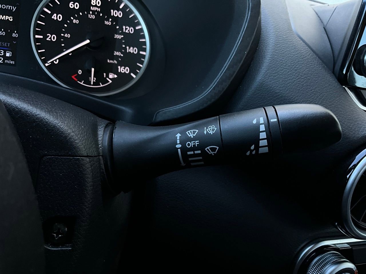 Used 2025 Nissan Sentra S image 32