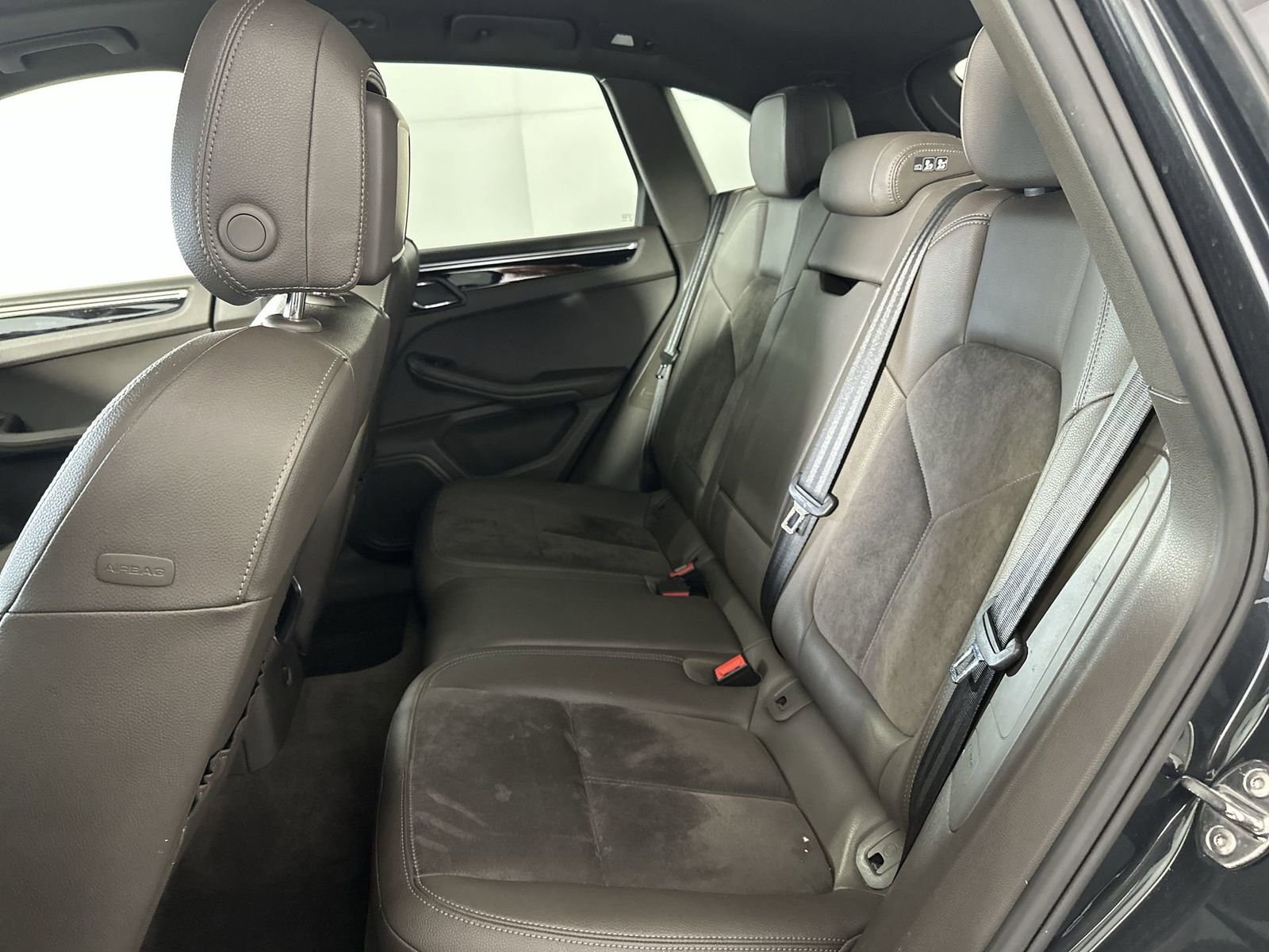 Used 2017 Porsche Macan S image 23