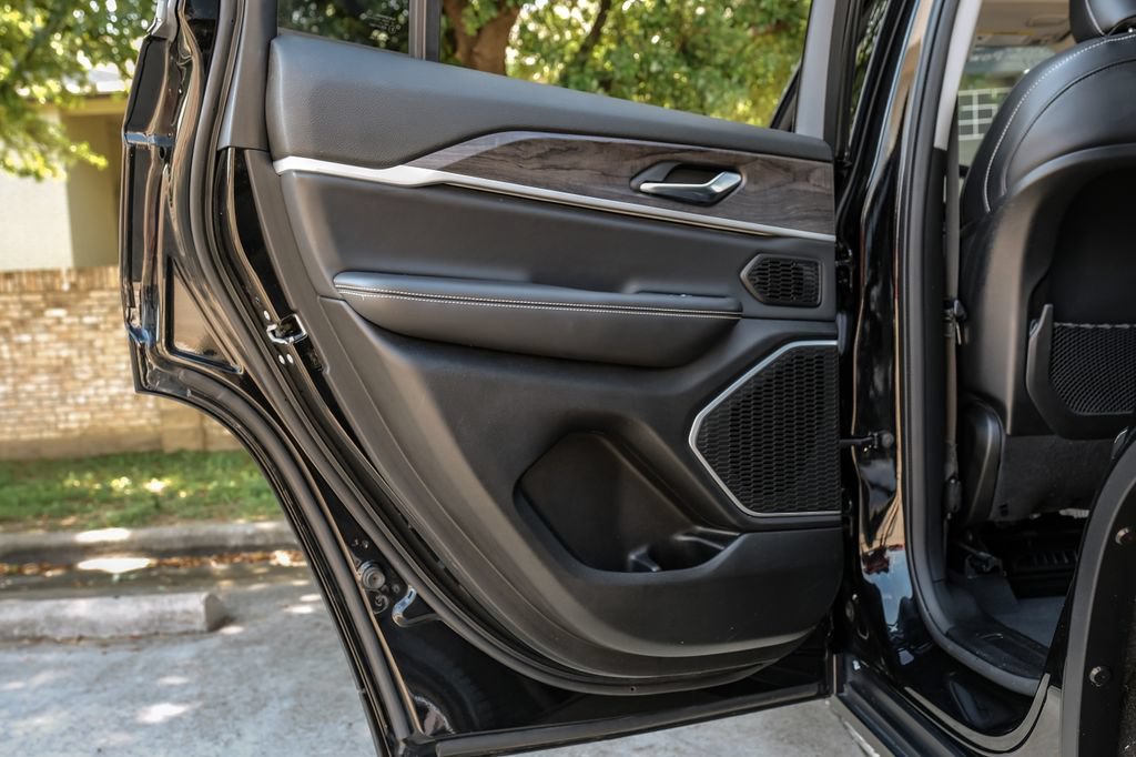 Used 2022 Jeep Grand Cherokee Limited AWD/4WD image 58