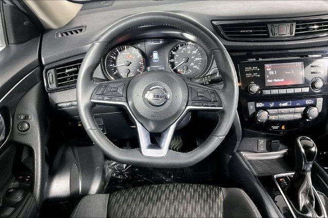 Used 2017 Nissan Rogue SV FWD image 6