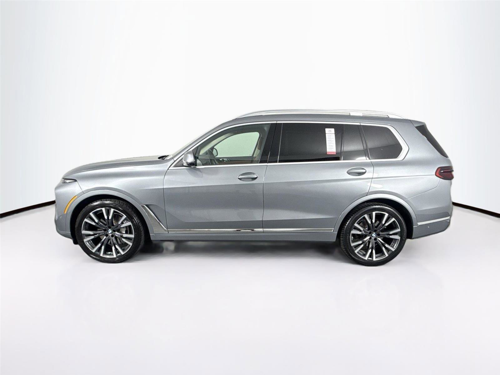 Used 2023 BMW X7 xDrive40i w/ Premium Package image 14