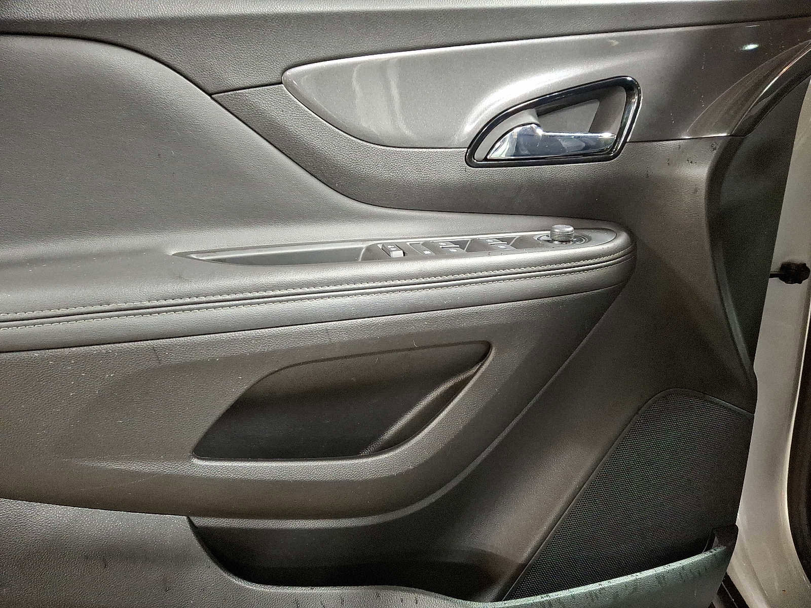 Used 2022 Buick Encore Preferred w/ Safety Package II image 12