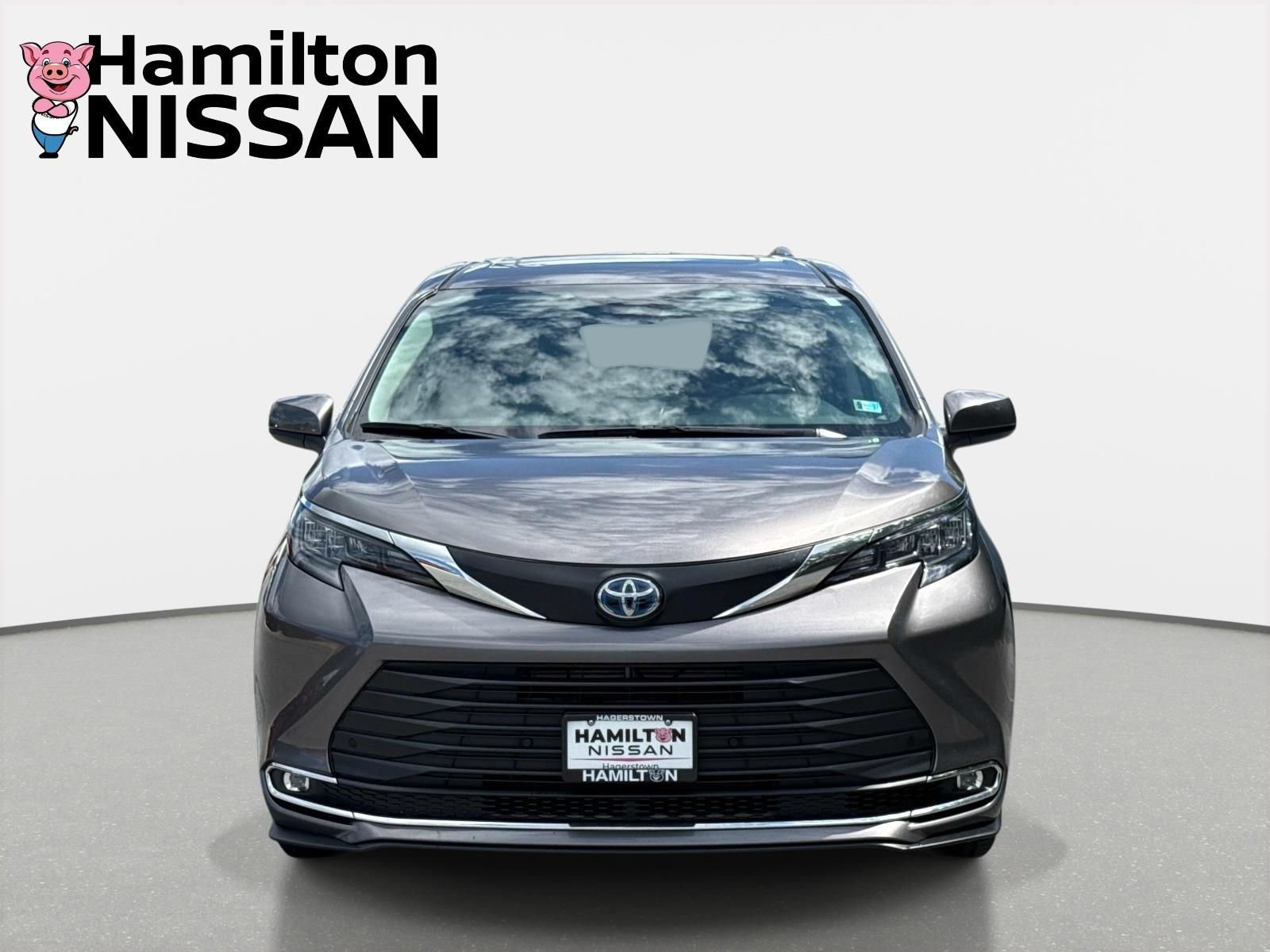 Used 2024 Toyota Sienna XLE FWD image 6
