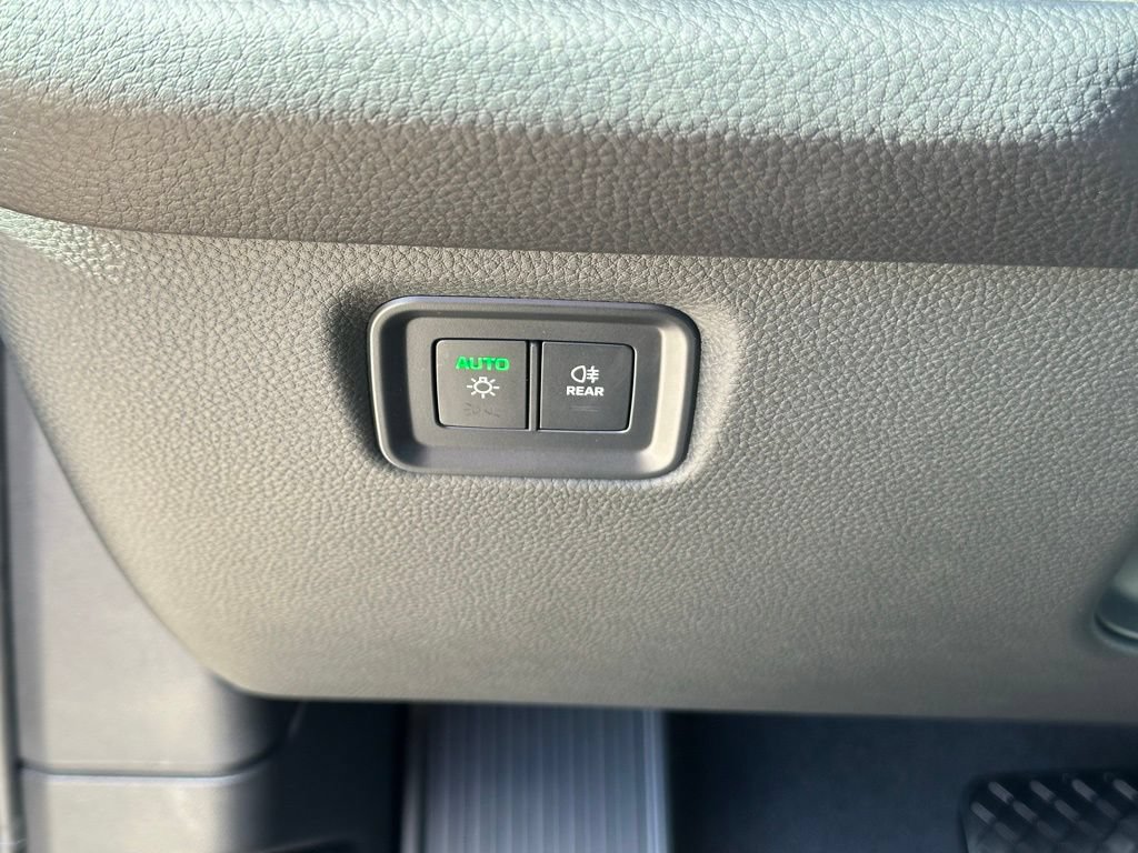 Certified 2026 Porsche Cayenne AWD/4WD image 34