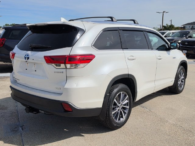 Used 2018 Toyota Highlander XLE AWD/4WD image 5