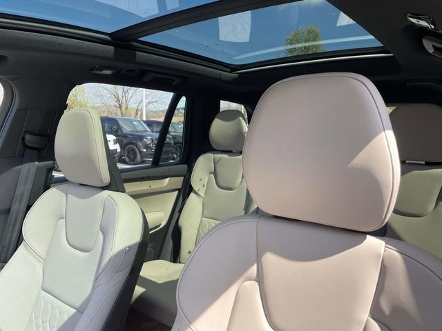 Used 2026 Volvo XC90 B6 Plus w/ Protection Package Premier AWD/4WD image 14
