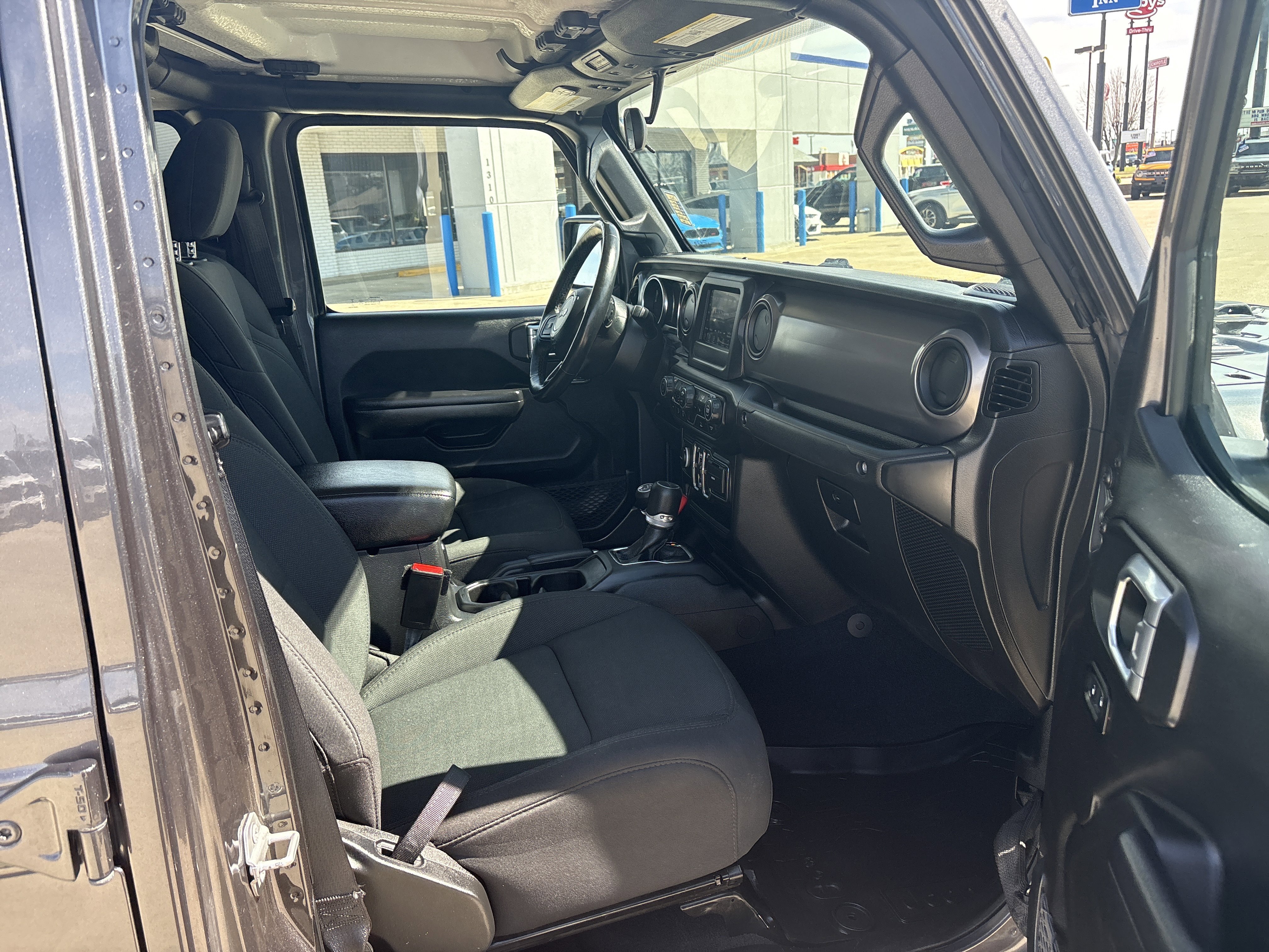 Used 2021 Jeep Gladiator Willys image 8