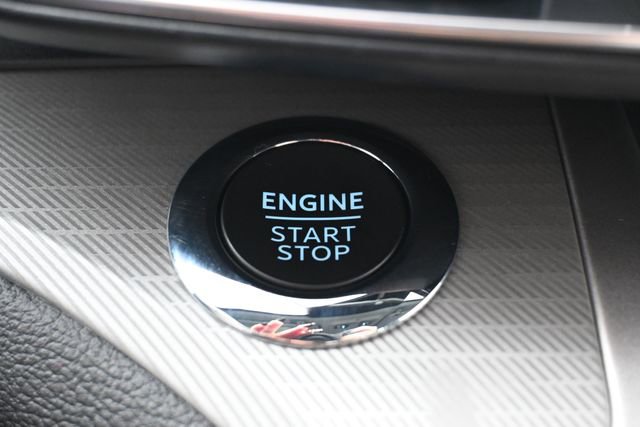 Used 2022 Ford Explorer XLT w/ Equipment Group 202A image 35