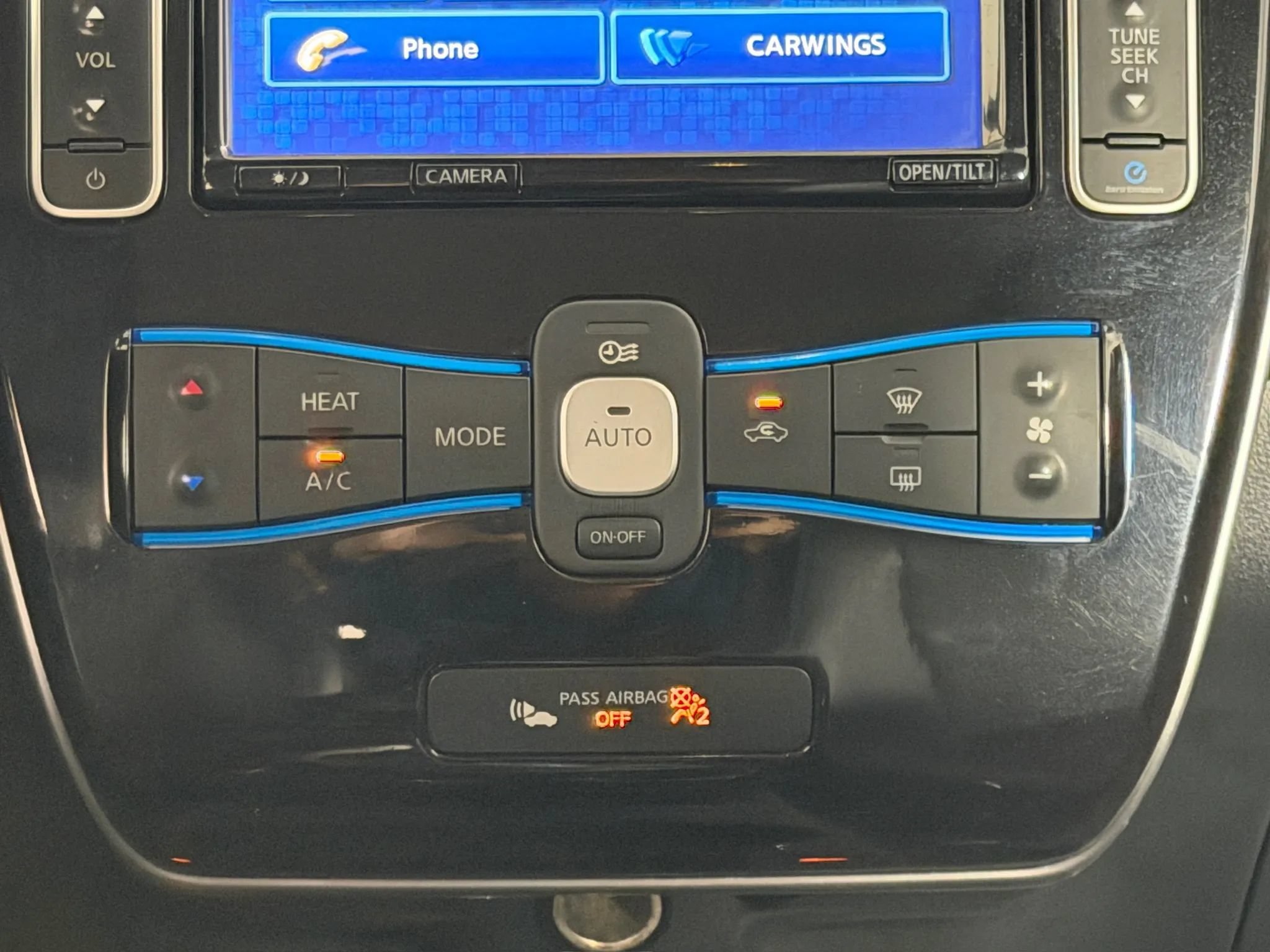 Used 2013 Nissan Leaf SL w/ Premium Pkg FWD image 14