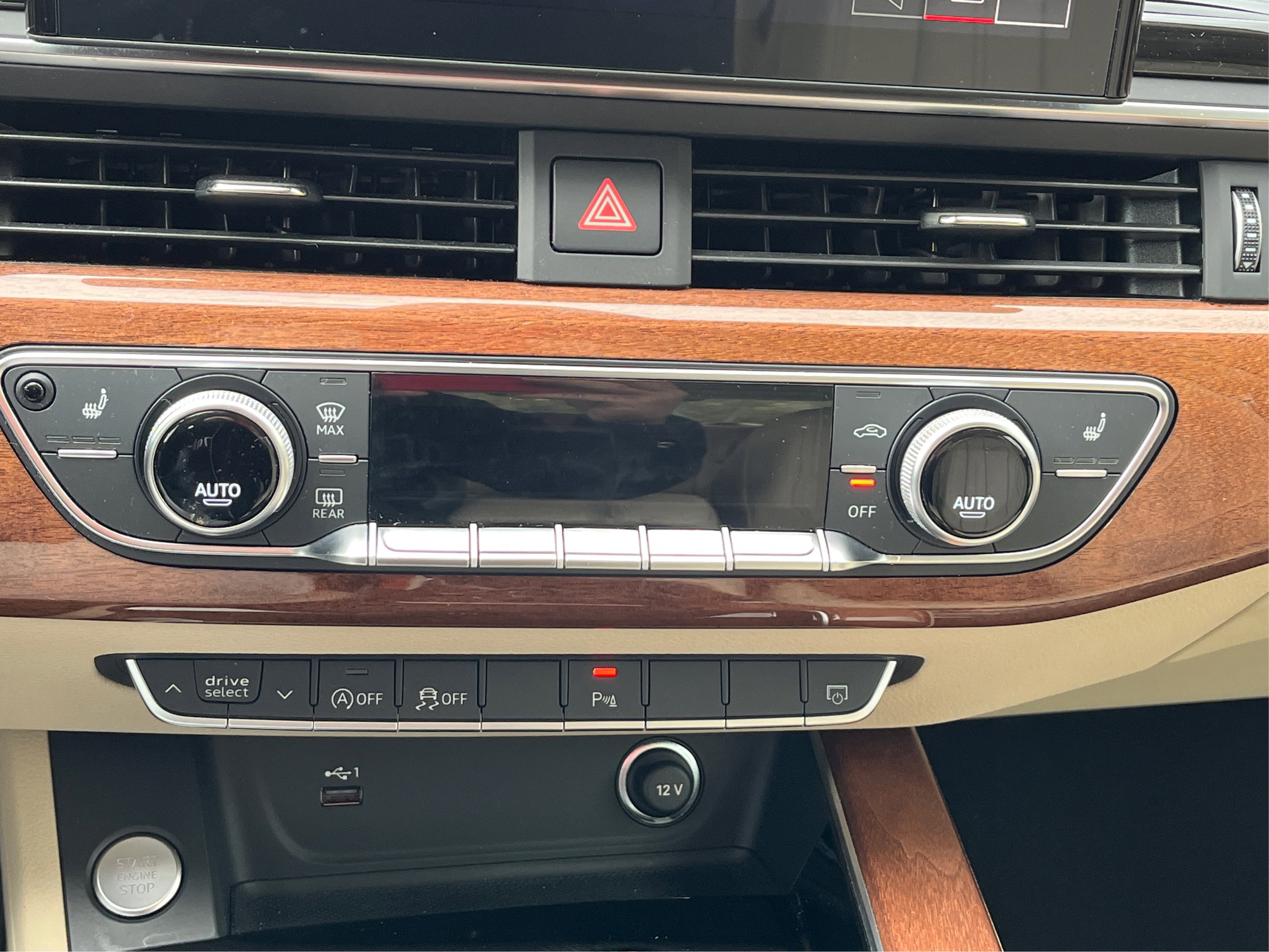 Used 2022 Audi A4 2.0T Premium w/ Convenience Package image 41