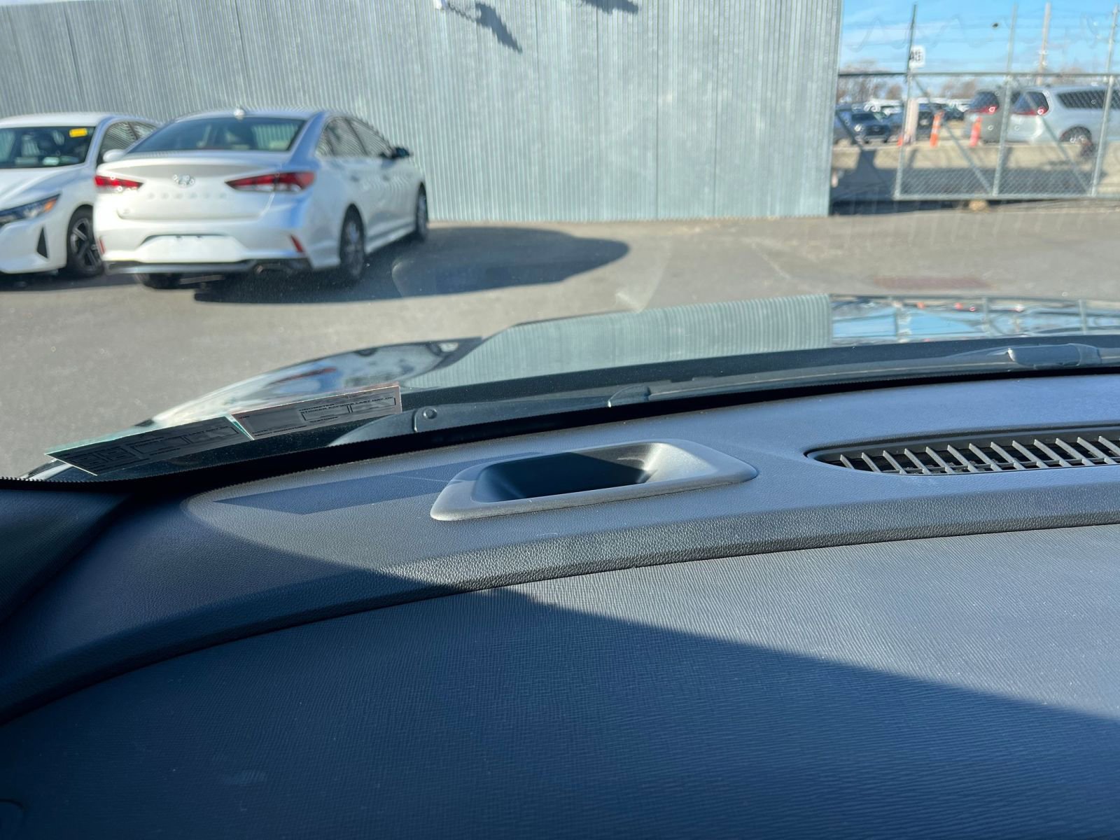 Used 2025 Buick Envista Sport Touring image 33