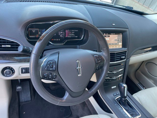 Used 2019 Lincoln MKT AWD image 25