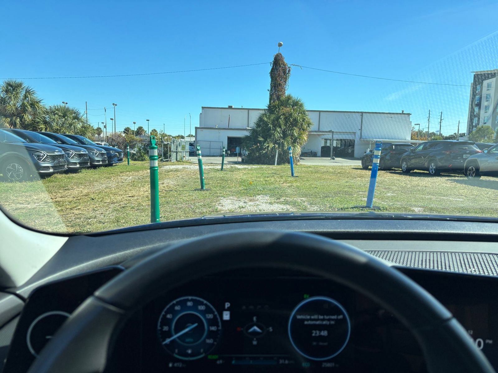 Used 2025 Hyundai Elantra Limited image 34